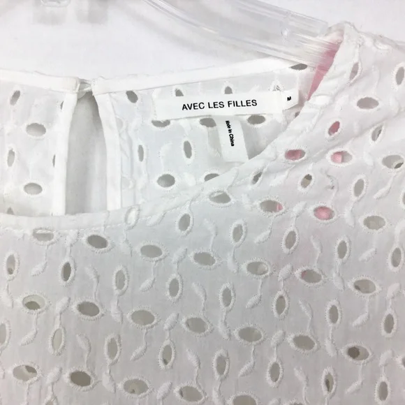 Avec Les Filles White Eyelet Trumpet Sleeve Top - Picture 6 of 6